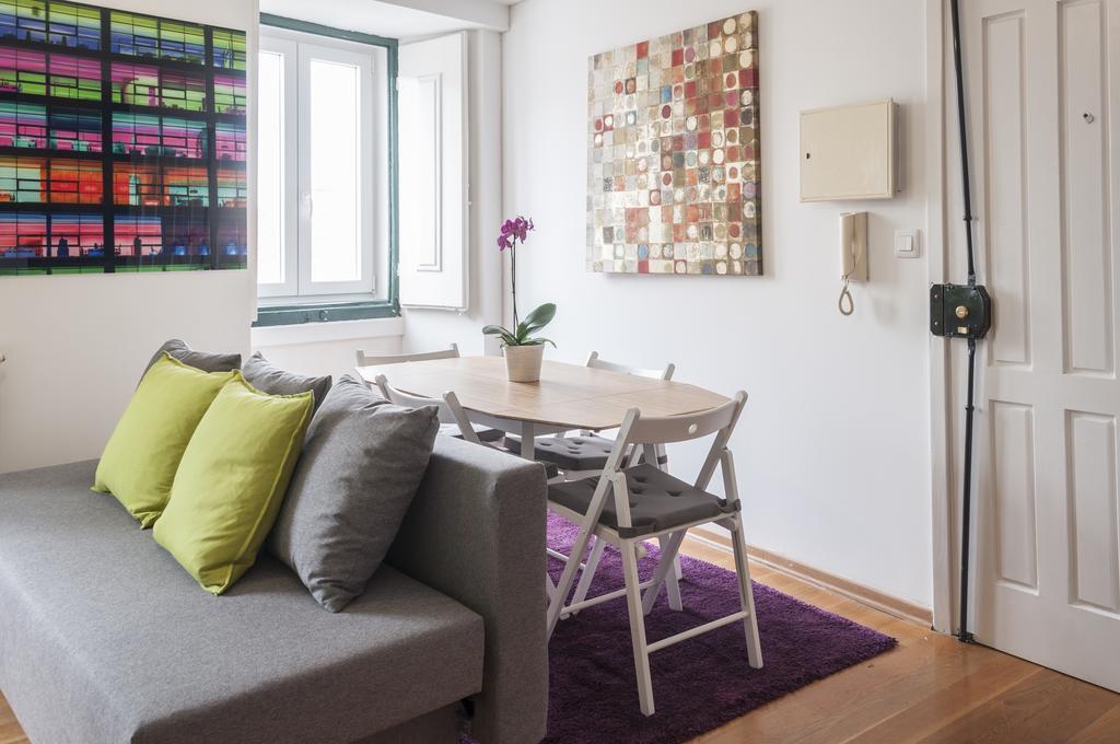 Contemporary In Historical Chiado Apartamento