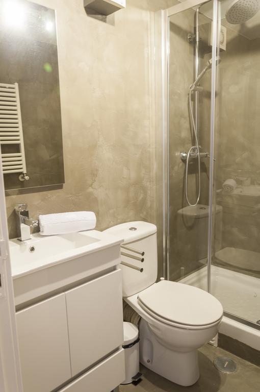 Contemporary In Historical Chiado Apartamento *